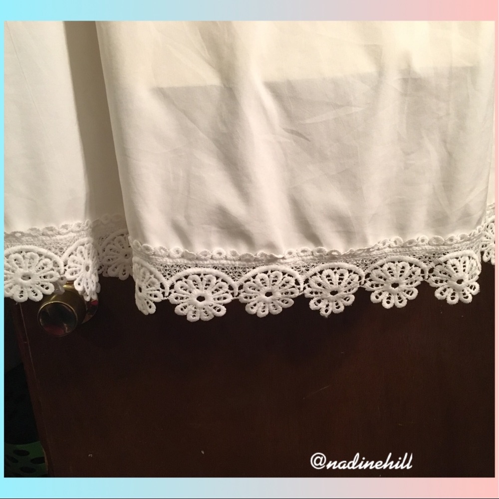 ❌❌❌SOLD SOLD SOLD❌❌❌ White Tunic Sm-Med Jrs 3-9 Misses 2-8 - Picture 4 of 8
