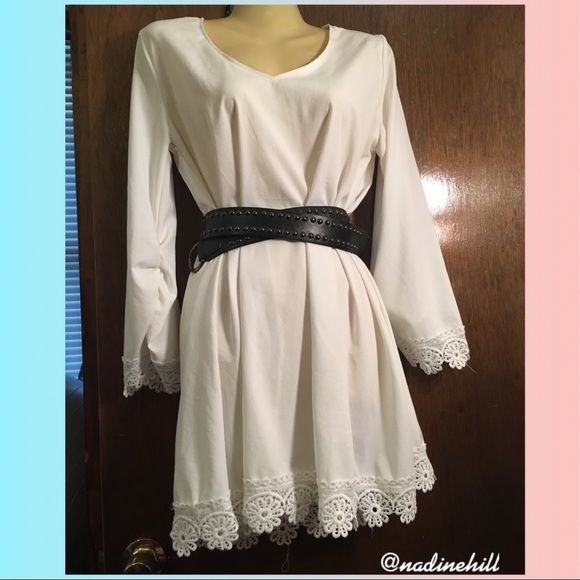 Tops - ❌❌❌SOLD SOLD SOLD❌❌❌ White Tunic Sm-Med Jrs 3-9 Misses 2-8