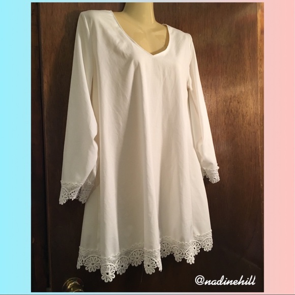❌❌❌SOLD SOLD SOLD❌❌❌ White Tunic Sm-Med Jrs 3-9 Misses 2-8 - Picture 2 of 8