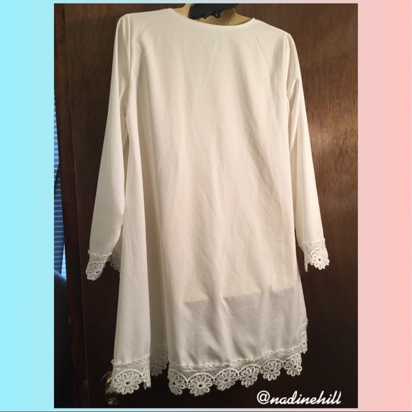 ❌❌❌SOLD SOLD SOLD❌❌❌ White Tunic Sm-Med Jrs 3-9 Misses 2-8 - Picture 3 of 8