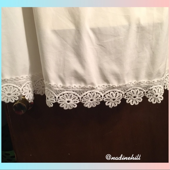 ❌❌❌SOLD SOLD SOLD❌❌❌ White Tunic Sm-Med Jrs 3-9 Misses 2-8 - Picture 4 of 8