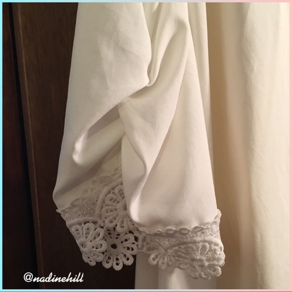 ❌❌❌SOLD SOLD SOLD❌❌❌ White Tunic Sm-Med Jrs 3-9 Misses 2-8 - Picture 5 of 8