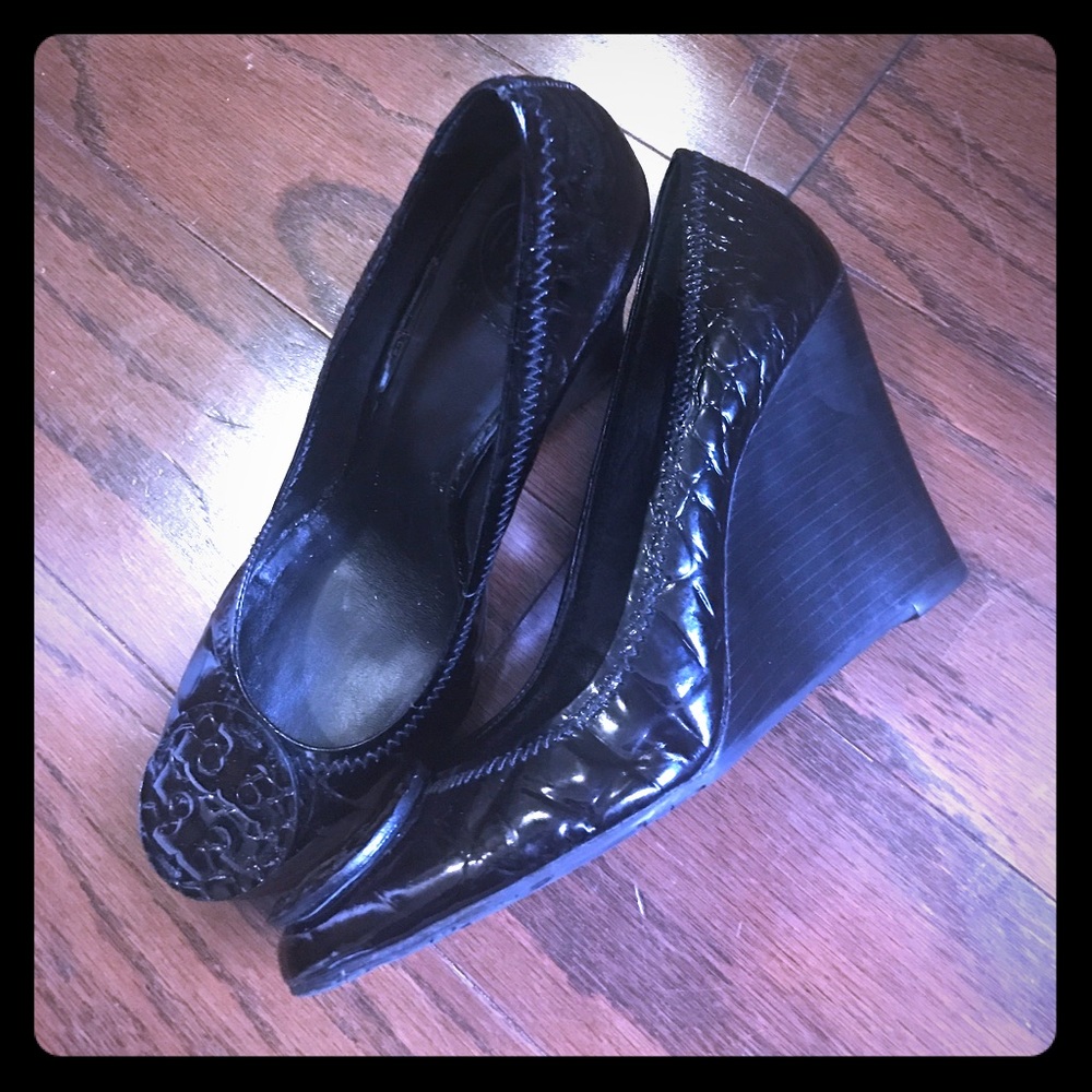 True to size Tory Burch wedges!! Timeless piece