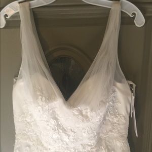 DAVIDS BRIDAL WEDDING DRESS