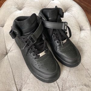Black Nike Air force 1