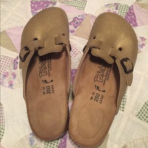 *New without box Sz 8 women’s Birkenstock