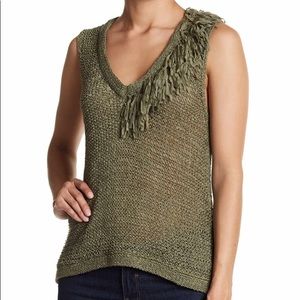 John And Jenn Collection Size M New
Elegant