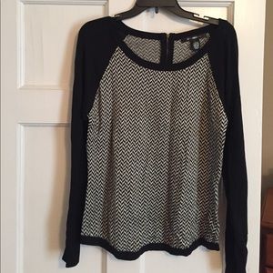 Super cute sweater !