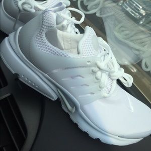 Nike Presto Boys Youth 7 (BRAND NEW)