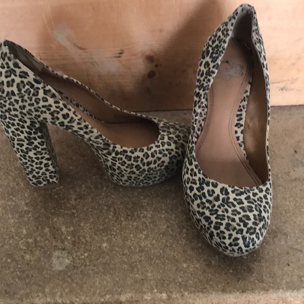 Leopard print thick heel