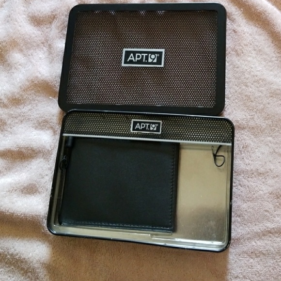 Wallet - Picture 2 of 2