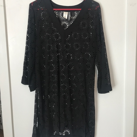 Lace cover up - Picture 1 of 4