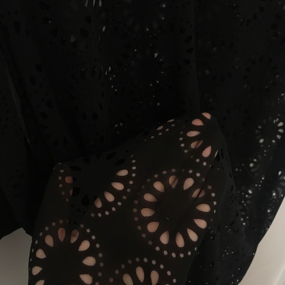 Lace cover up - Picture 4 of 4