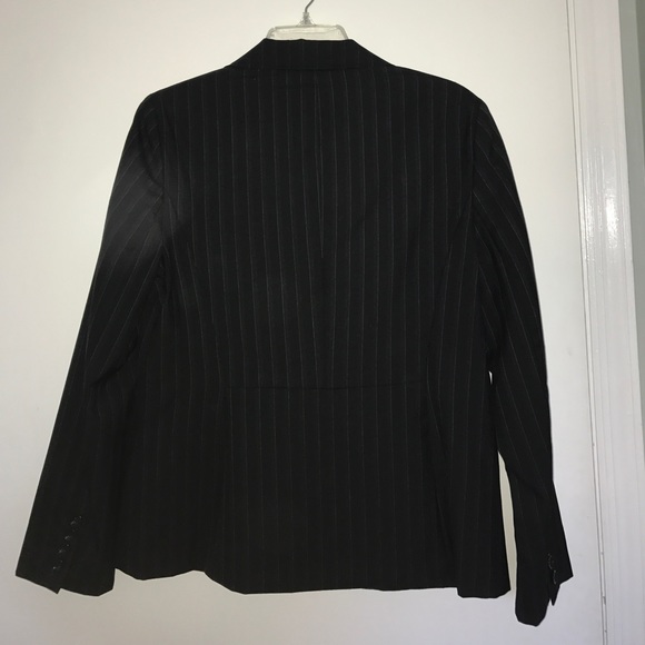 Black Striped Blazer✔️ - Picture 2 of 5