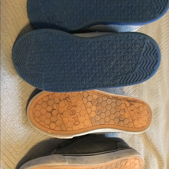 2 pairs toddler size 10 shoes - Picture 4 of 4