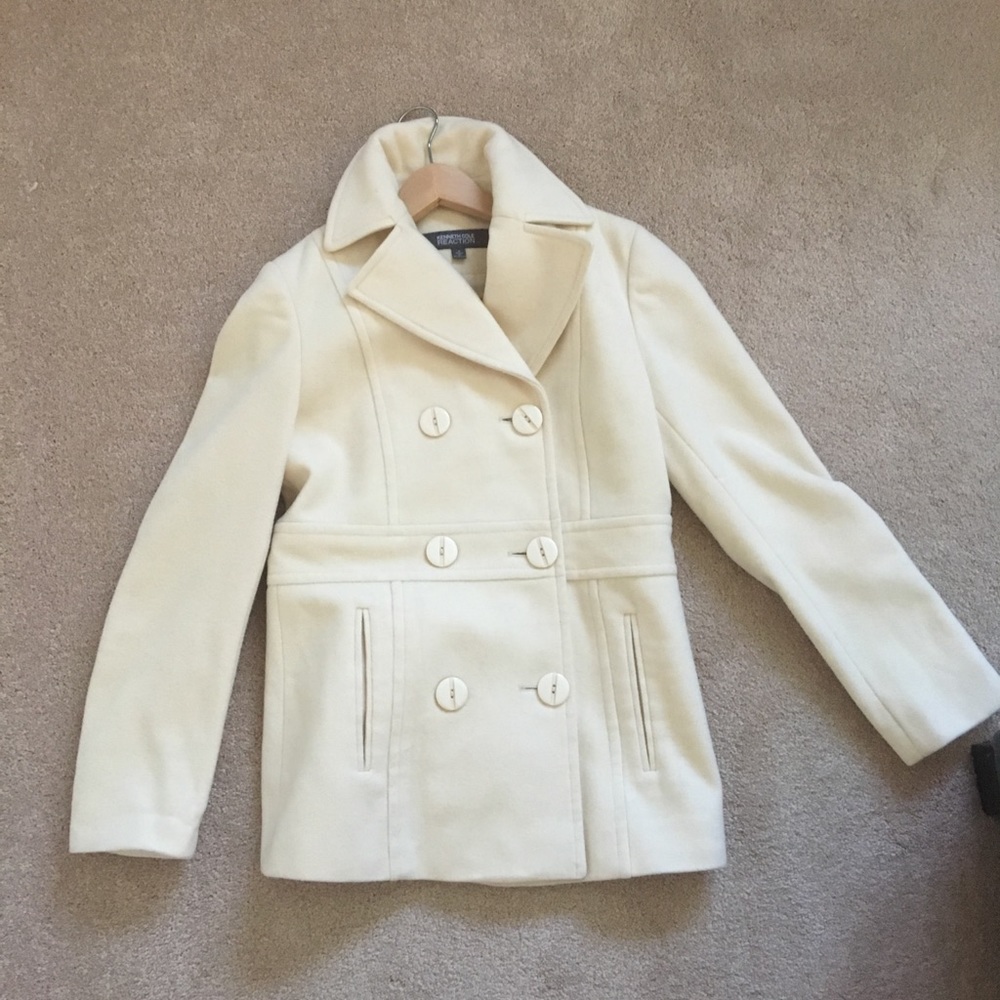 Gorgeous Kenneth Cole winter coat. Cream colored