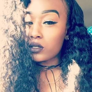 Meet your Posher, Emani