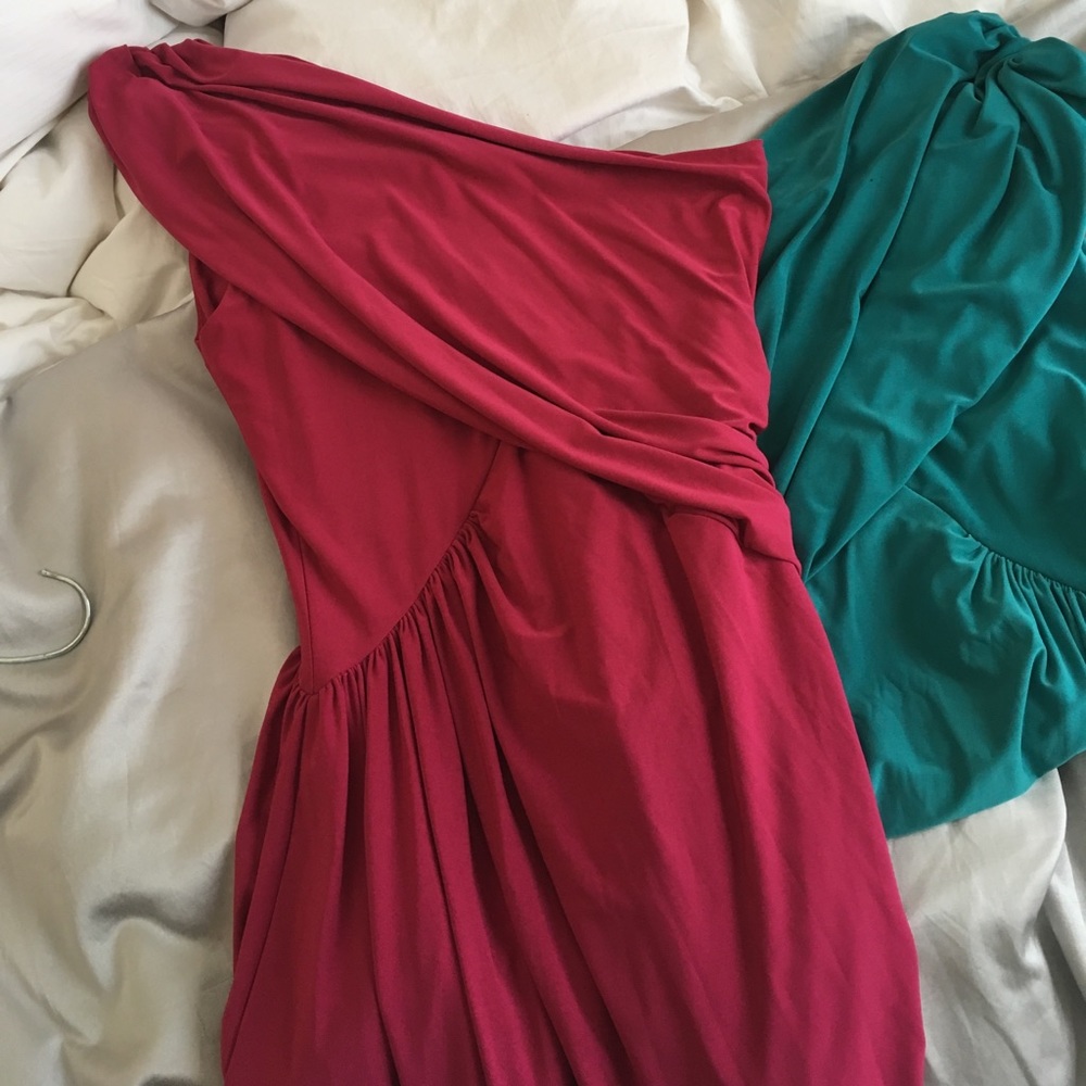 Dresses - Picture 3 of 4
