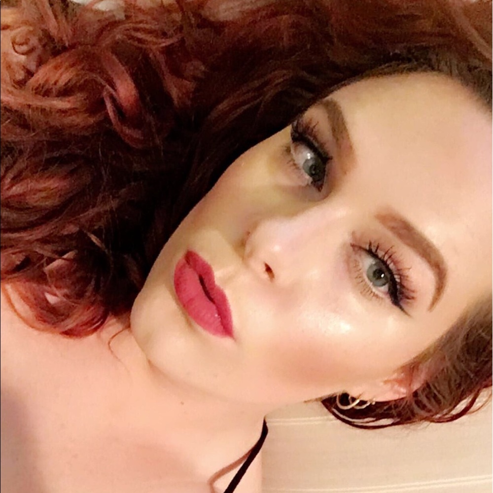 Meet your Posher, Madeline