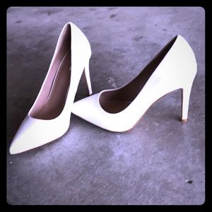 White heel worn once