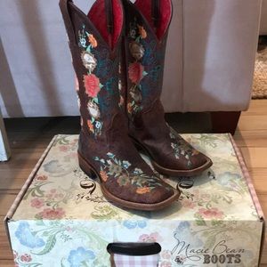 Maci Bean Cowboy boots. New in box.