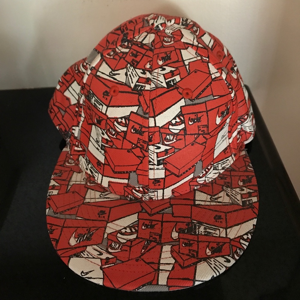 Nike Sneaker Box Fitted