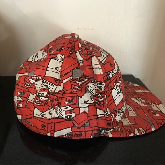 Nike Sneaker Box Fitted - Picture 2 of 4