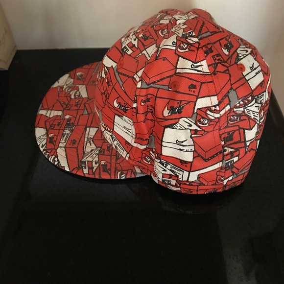 Nike Sneaker Box Fitted - Picture 3 of 4