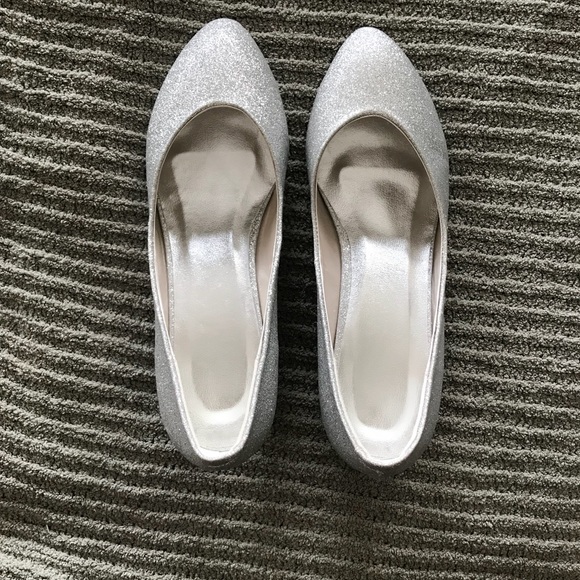 Shoes - Picture 1 of 4
