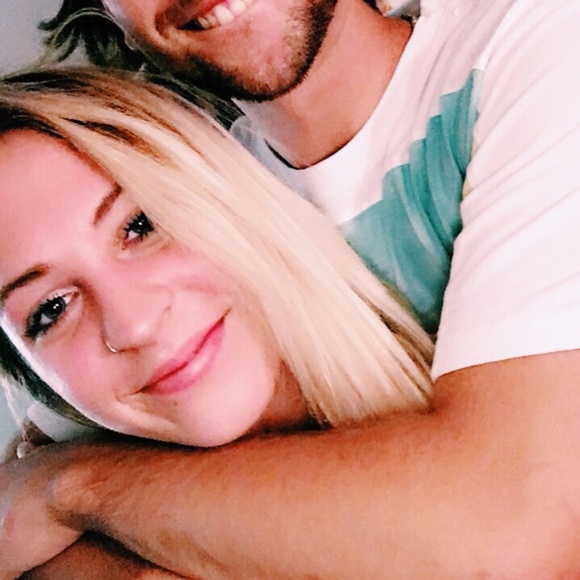 Meet your Posher, Alexandra Peterson - Picture 6 of 6