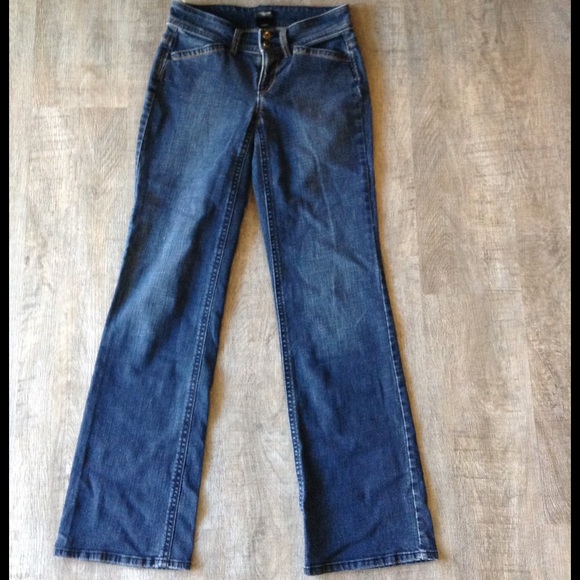 Ann Taylor Jeans Curvy - Picture 1 of 5