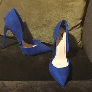Blue pointy heels