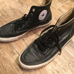 Vintage sick black leather converse