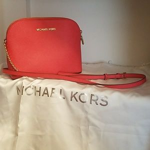 Michael Kors Classic Cindy crossbody
