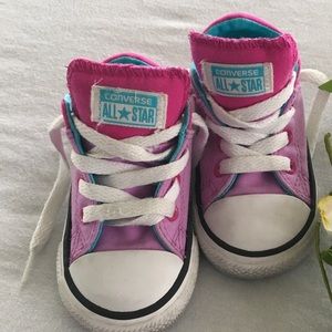 Gently used pink converse size 5