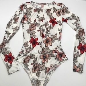 Forever 21 Floral Key hole Bodysuit Sz S