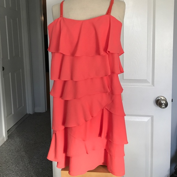 BCBG MAXAZRIA STRAPLESS RUFFLE TIERED DRESS - Picture 3 of 5