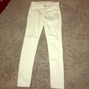 White stretch jeggings
