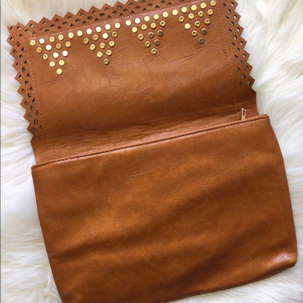 🆕Tan Studded Cross-Body Clutch - Picture 3 of 3