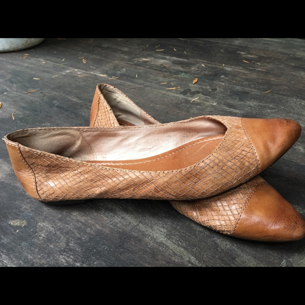 FRYE flats 9.5