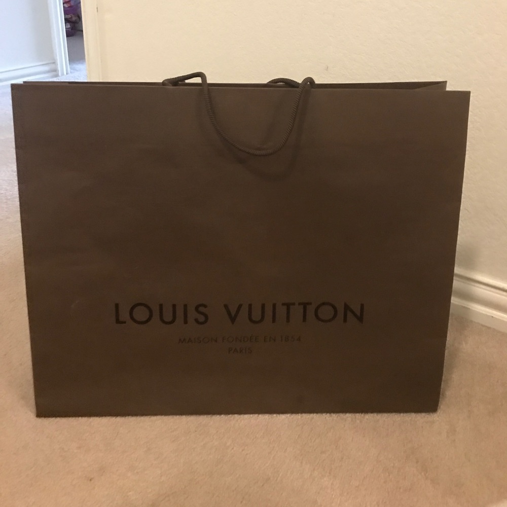 Large Louis Vuitton paper bag