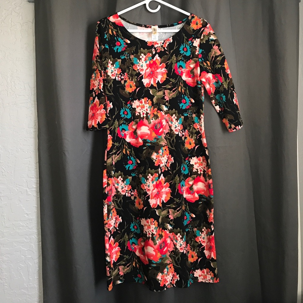 3/4 sleeve knee length dress