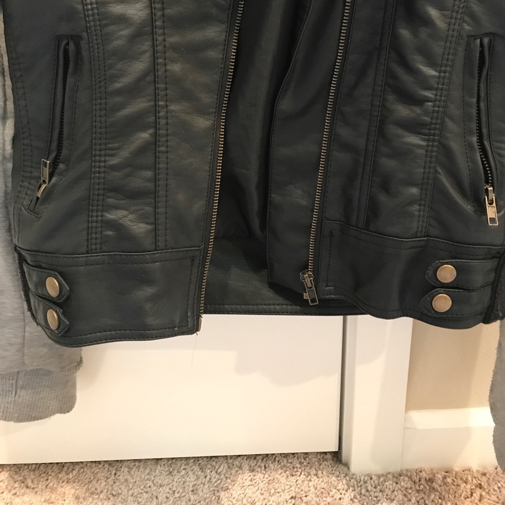 Jacket - Picture 4 of 4