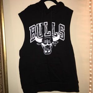 Bulls no sleeve sweater