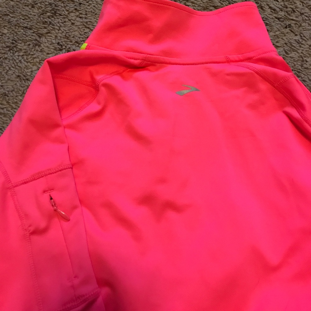 Brooks running top - quarter zip - Picture 4 of 4