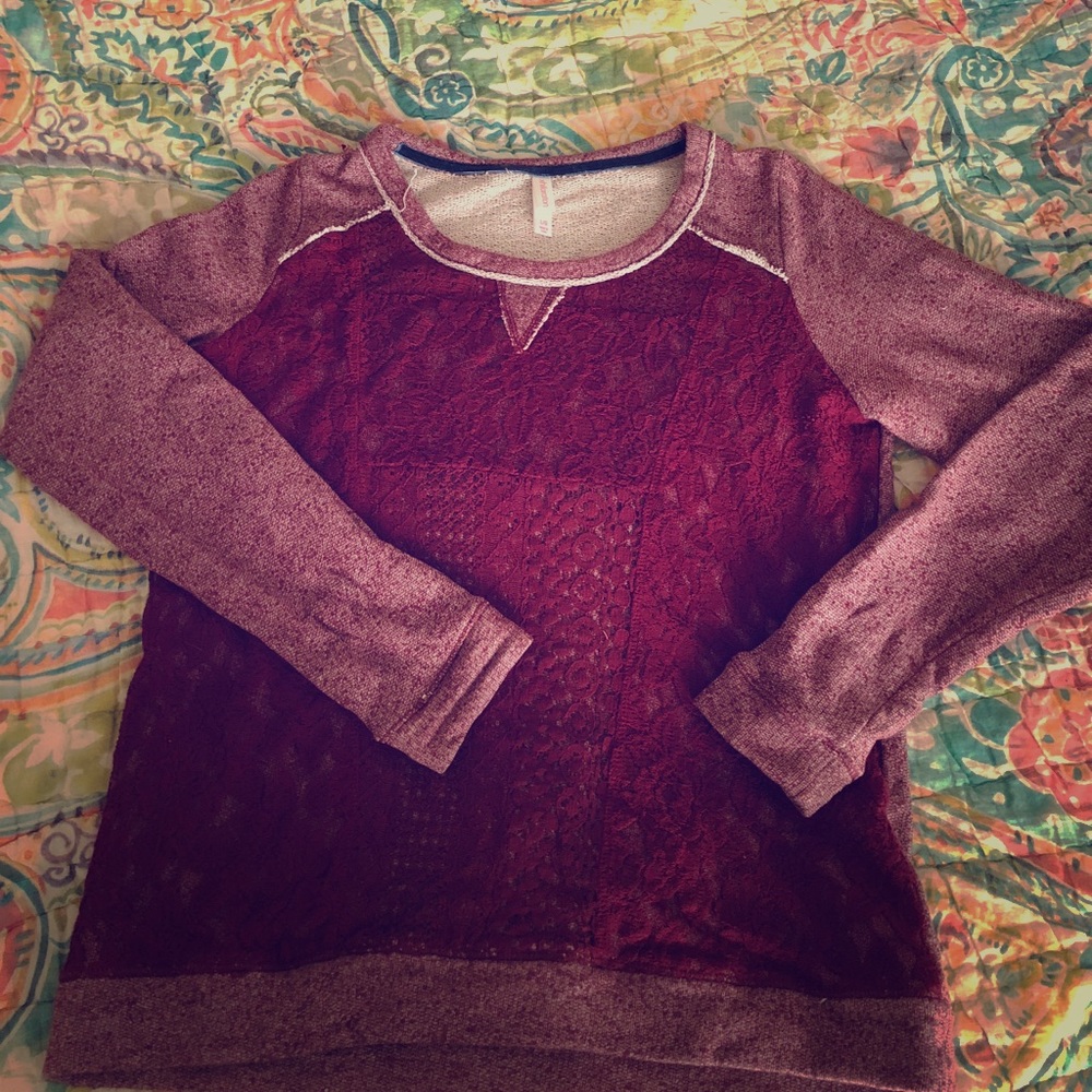 Sweatshirt with lace detail