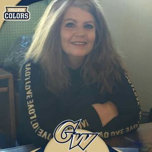 Meet your Posher, Deedee