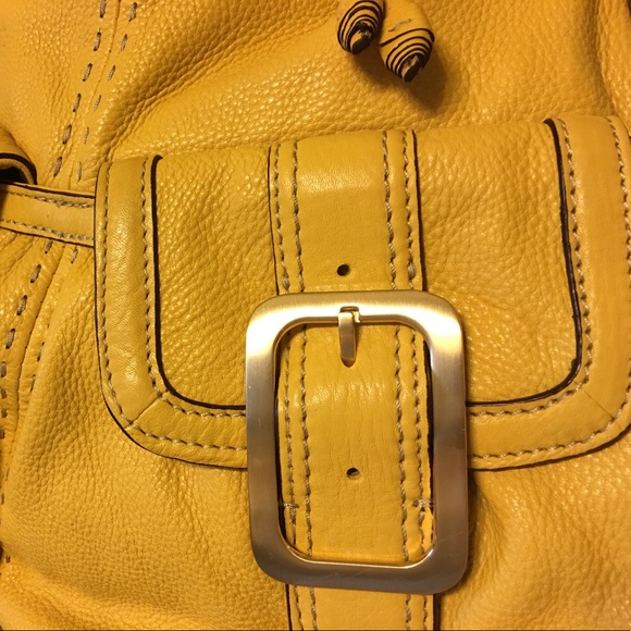 Beautiful sunflower yellow Cole Haan shoulder bag - Picture 2 of 8