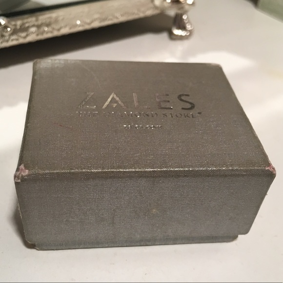 Zales Promise Ring - Vintage Heart - Picture 2 of 8