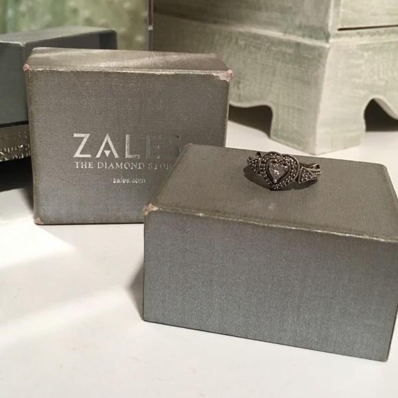 Zales Promise Ring - Vintage Heart - Picture 5 of 8